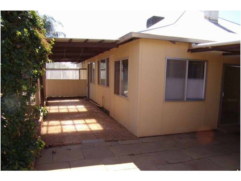 6 Railway Avenue, Carnamah WA 6517