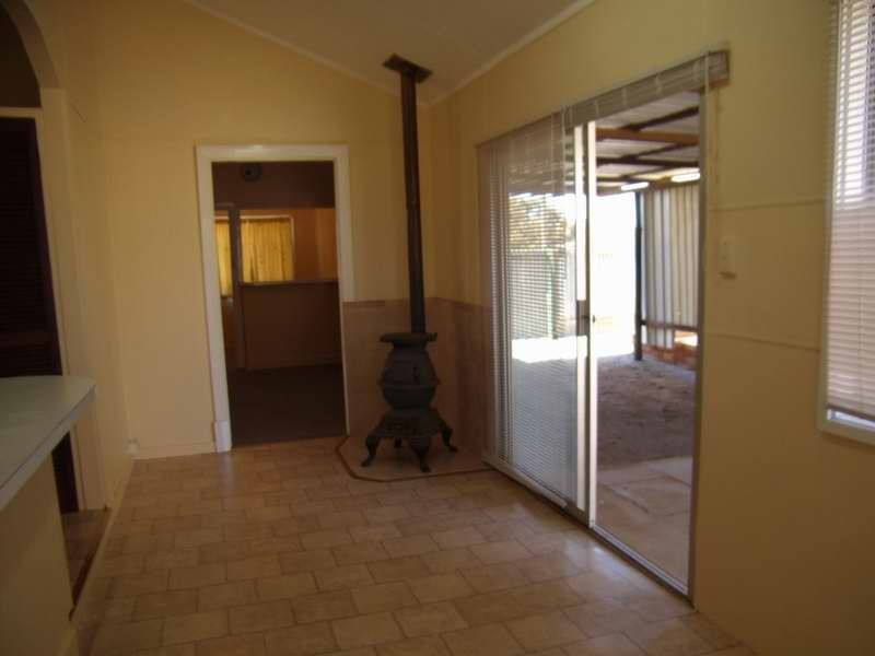 6 Railway Avenue, Carnamah WA 6517