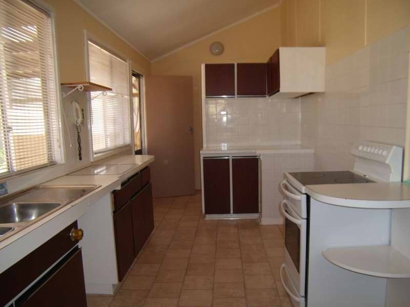 6 Railway Avenue, Carnamah WA 6517