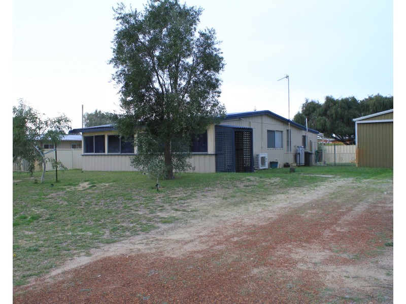 141 Gingin Road, Lancelin WA 6044