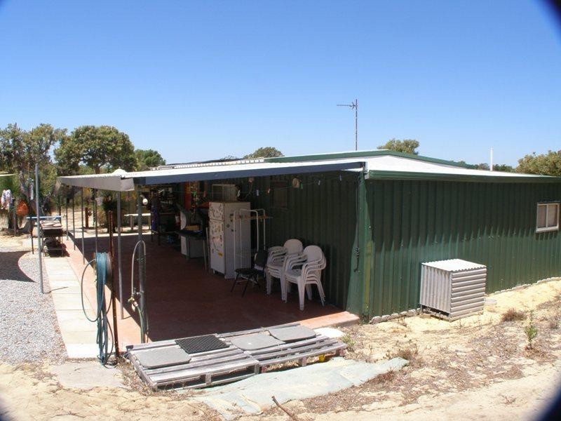 222 Wildflower Way, Karakin WA 6044