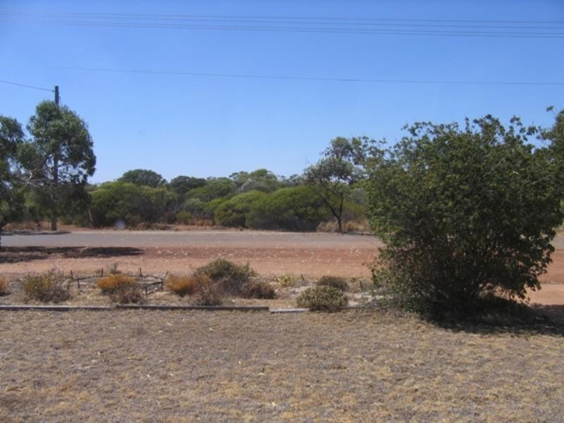 2 Bell Steet, Dalwallinu WA 6609