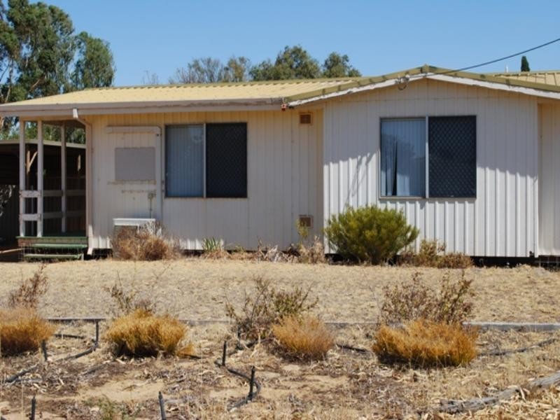 2 Bell Steet, Dalwallinu WA 6609