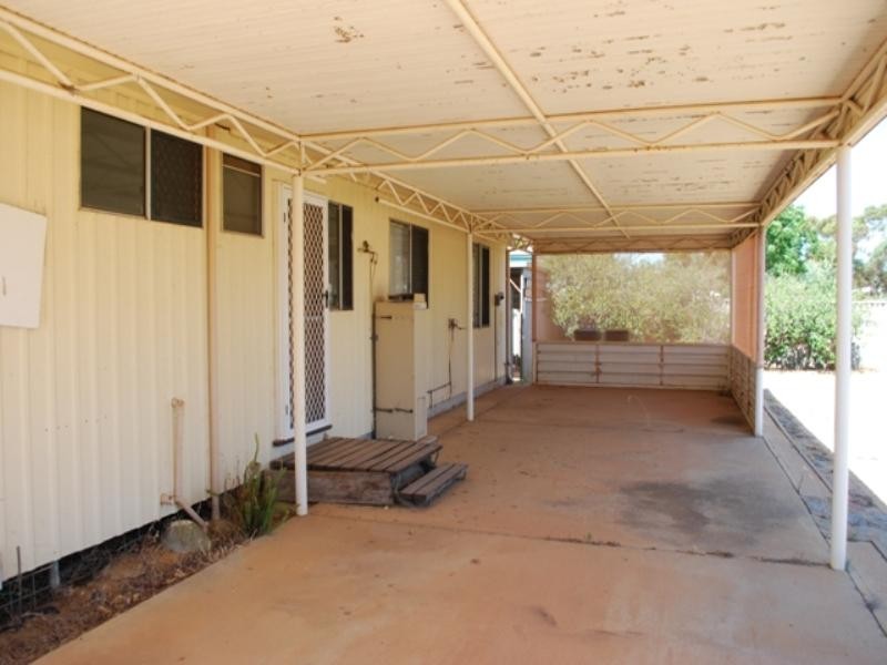 2 Bell Steet, Dalwallinu WA 6609
