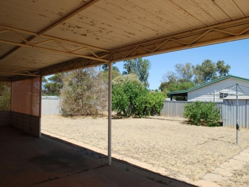 2 Bell Steet, Dalwallinu WA 6609