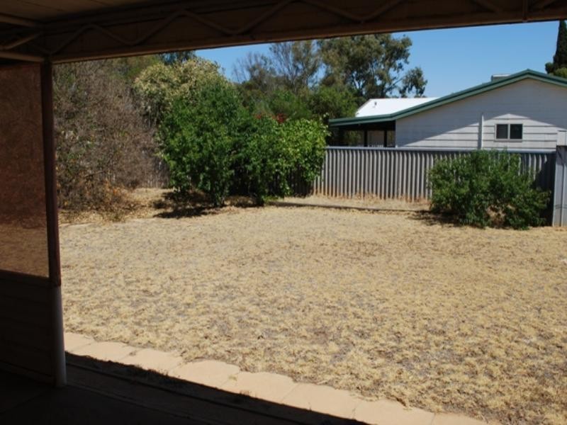 2 Bell Steet, Dalwallinu WA 6609