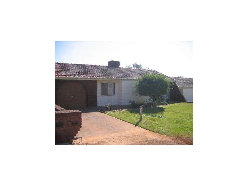 8 Ackland Street, Wongan Hills WA 6603