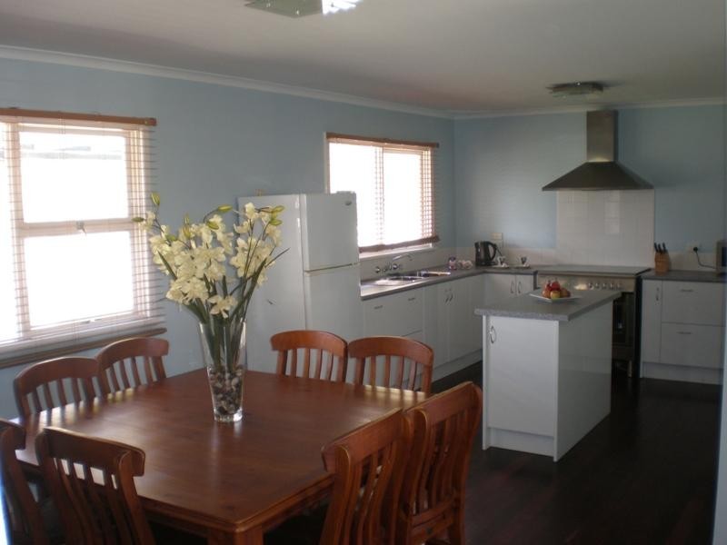 10 Wood Way, Ledge Point WA 6043