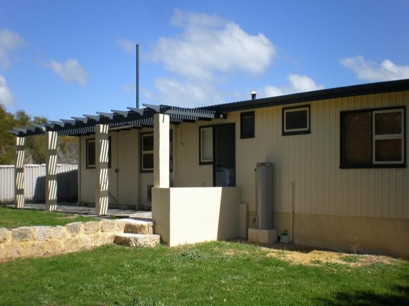 10 Wood Way, Ledge Point WA 6043