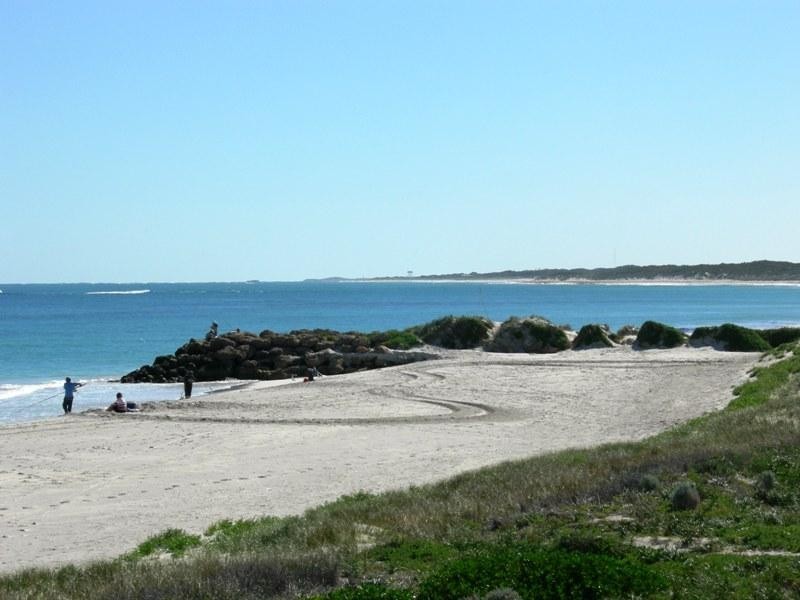 10 Wood Way, Ledge Point WA 6043