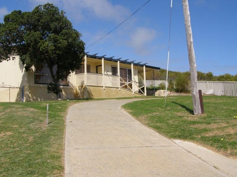 10 Wood Way, Ledge Point WA 6043