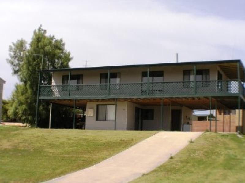 10 Miles Crescent, Ledge Point WA 6043