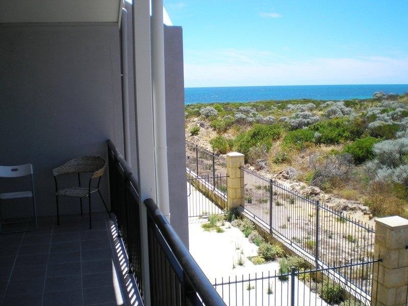 23/2 Robertson Road, Ledge Point WA 6043