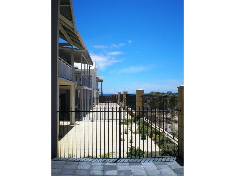 23/2 Robertson Road, Ledge Point WA 6043