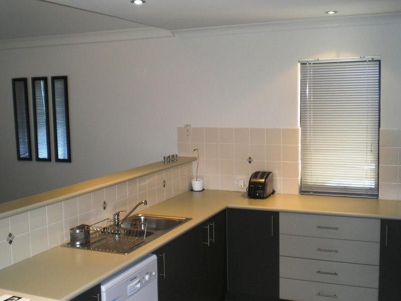 23/2 Robertson Road, Ledge Point WA 6043