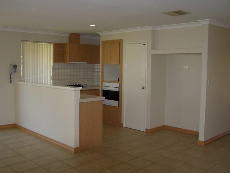 7/7 Warlu Place, High Wycombe WA 6057