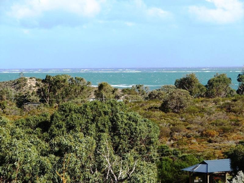 5/8 Collett Place, Guilderton WA 6041