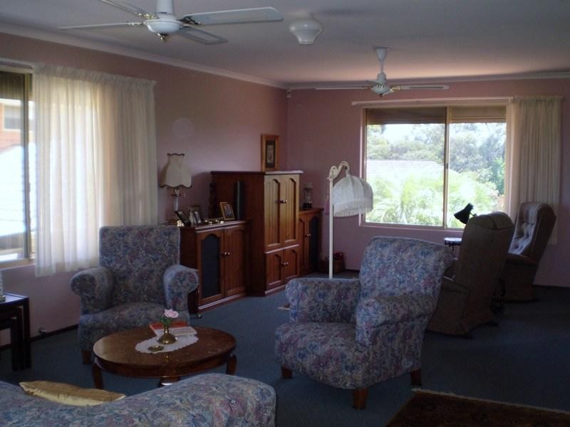 5/8 Collett Place, Guilderton WA 6041