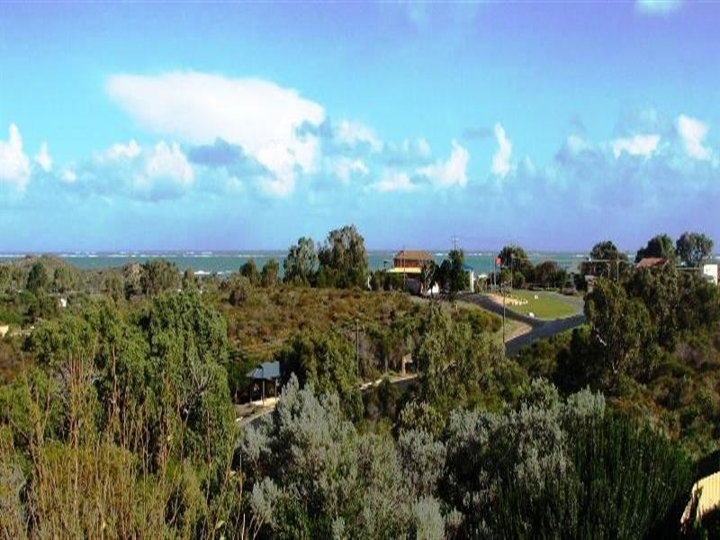 5/8 Collett Place, Guilderton WA 6041