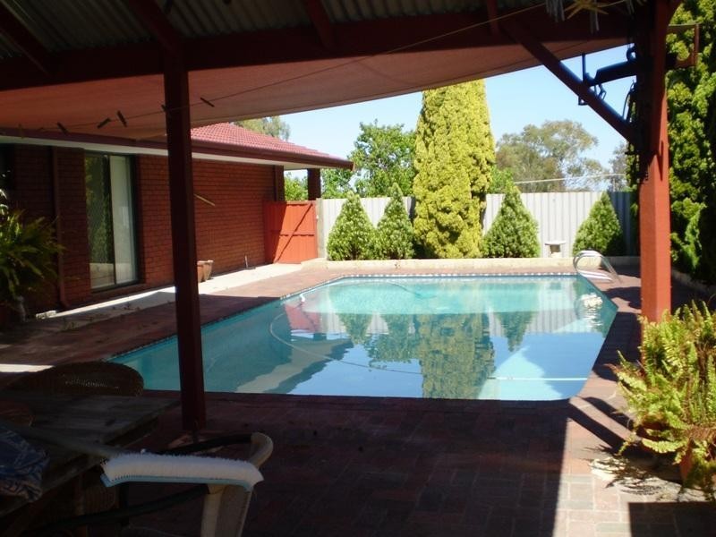 26 Chipping Drive, Woodridge WA 6041