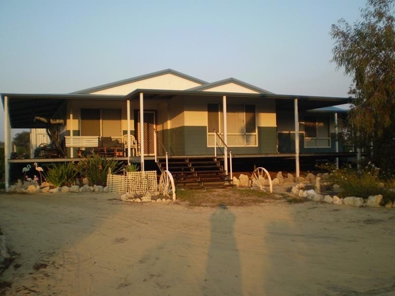 94 Wildflower, Lancelin WA 6044