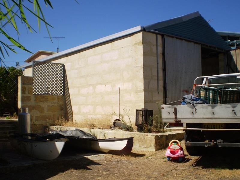 2/14 Turner, Guilderton WA 6041