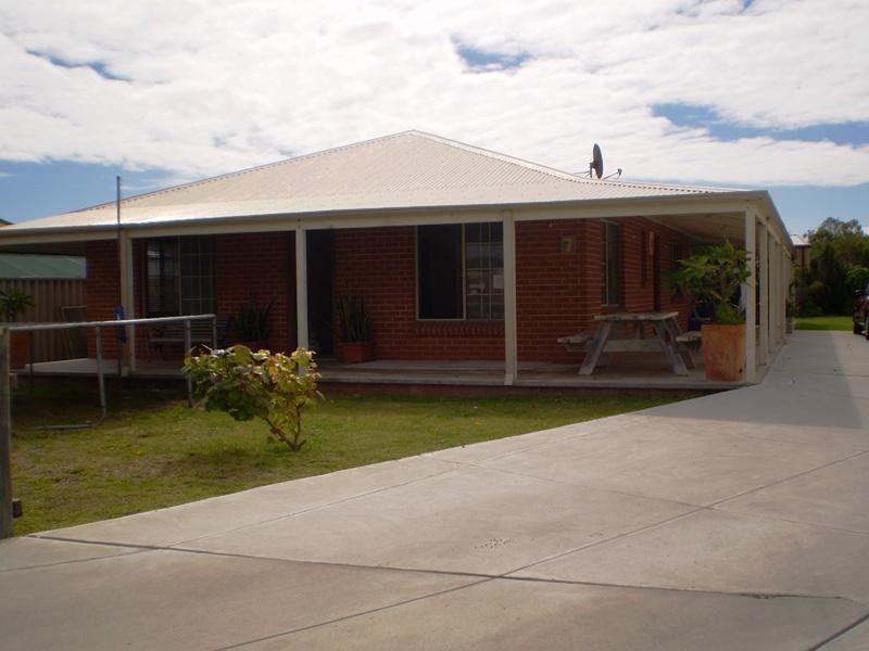 7 Moss Court, Lancelin WA 6044