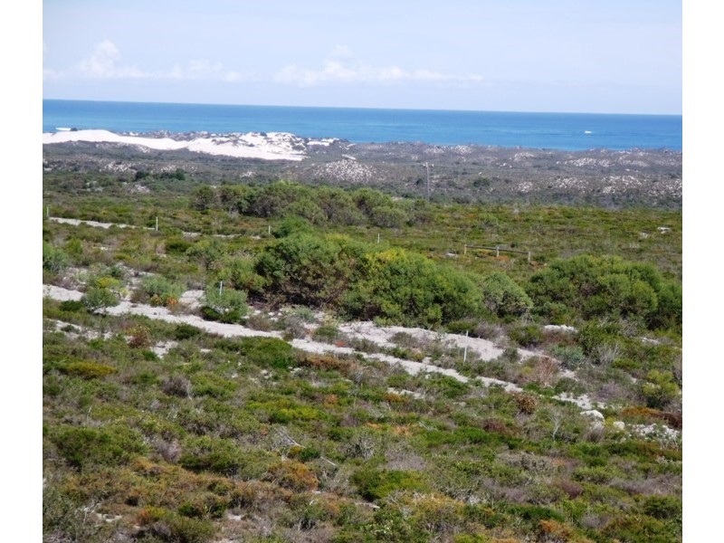 302 Pindari Place, Karakin WA 6044