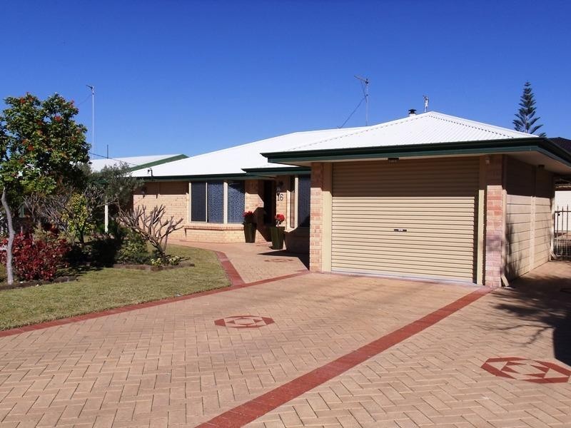 16 Bootoo Street, Lancelin WA 6044