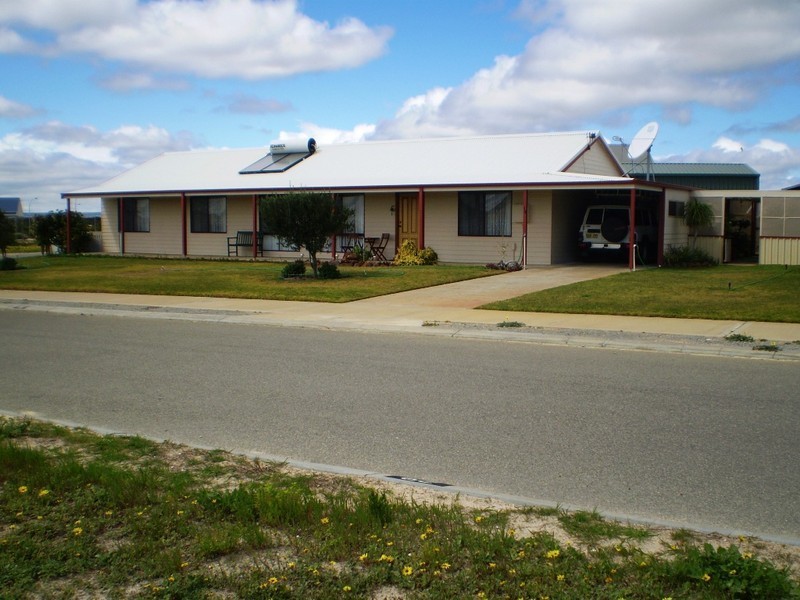 18 Glover, Green Head WA 6514