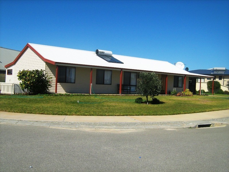 18 Glover, Green Head WA 6514