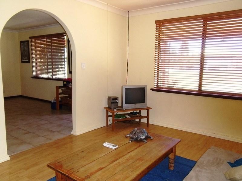 4 Dewar Way, Ledge Point WA 6043