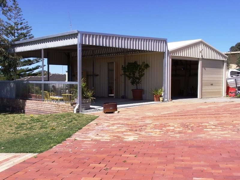 4 Dewar Way, Ledge Point WA 6043