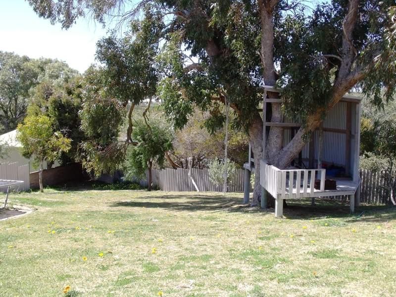 4 Dewar Way, Ledge Point WA 6043