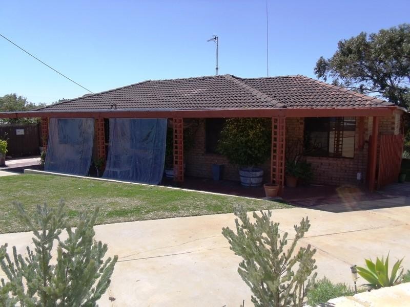 4 Dewar Way, Ledge Point WA 6043