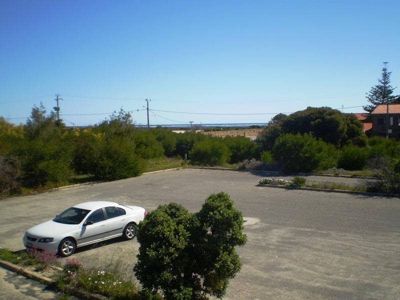 9/6 Cray, Lancelin WA 6044