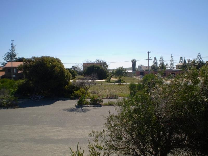 9/6 Cray, Lancelin WA 6044