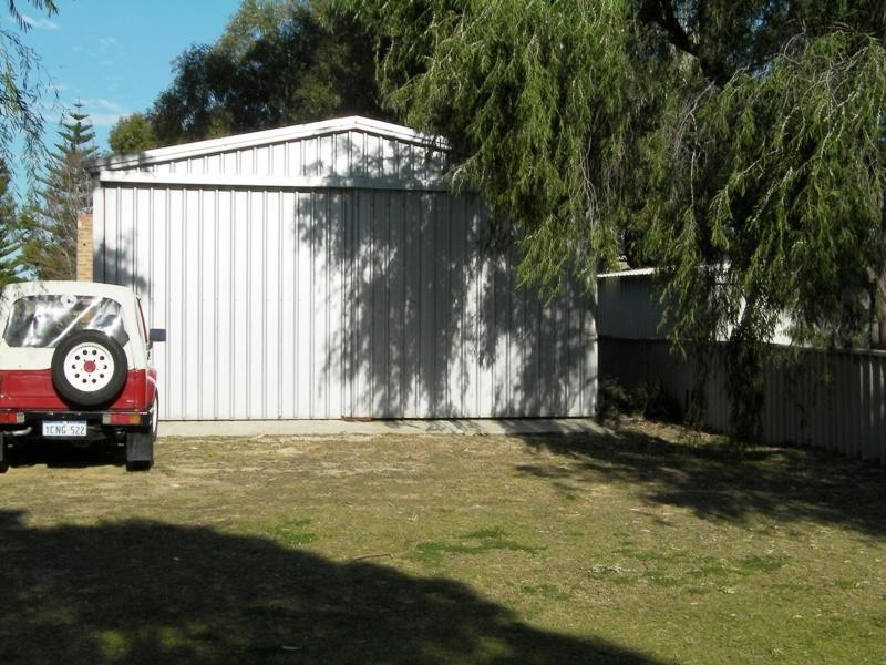 2 Walker Avenue, Lancelin WA 6044