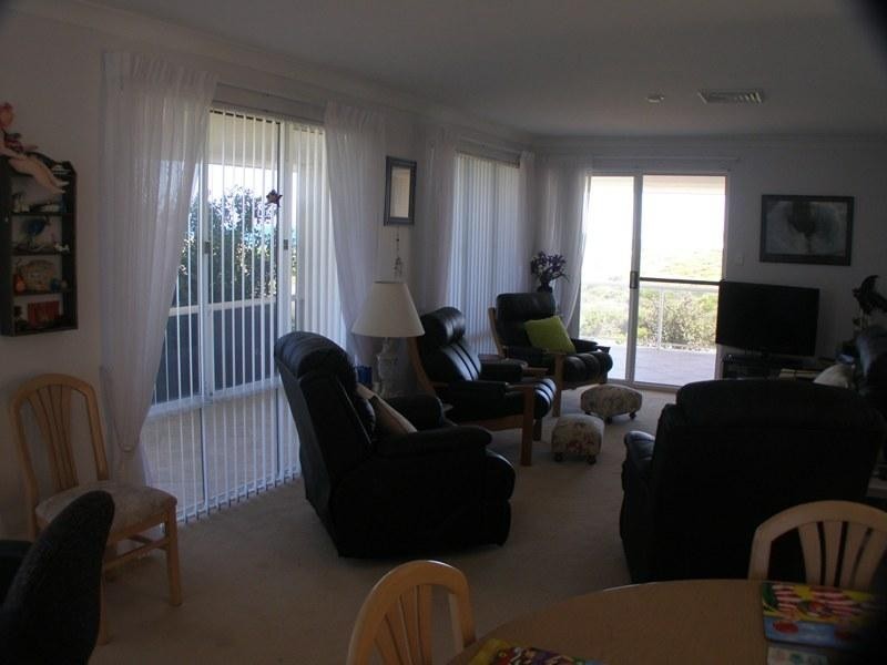 2/1 Hawcroft Place, Lancelin WA 6044