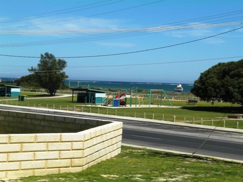 25 Gingin Road, Lancelin WA 6044