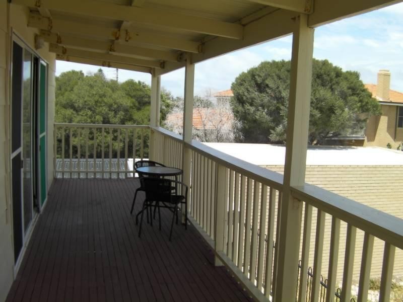 4 Hawcroft Place, Lancelin WA 6044