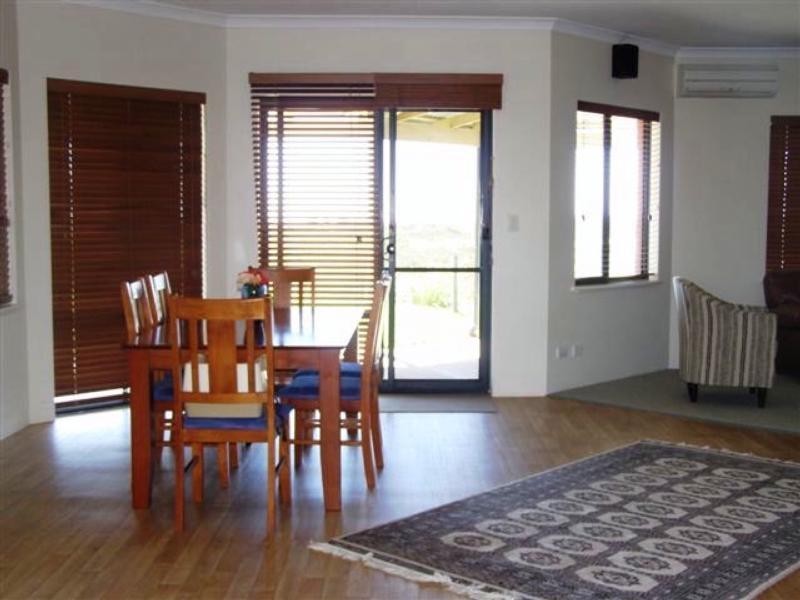 10 The Lookout, Karakin WA 6044