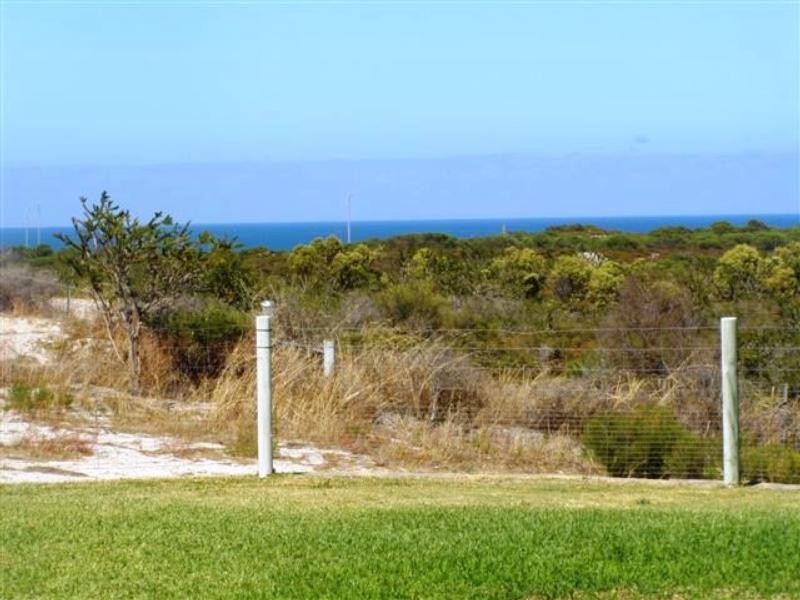 10 The Lookout, Lancelin WA 6044