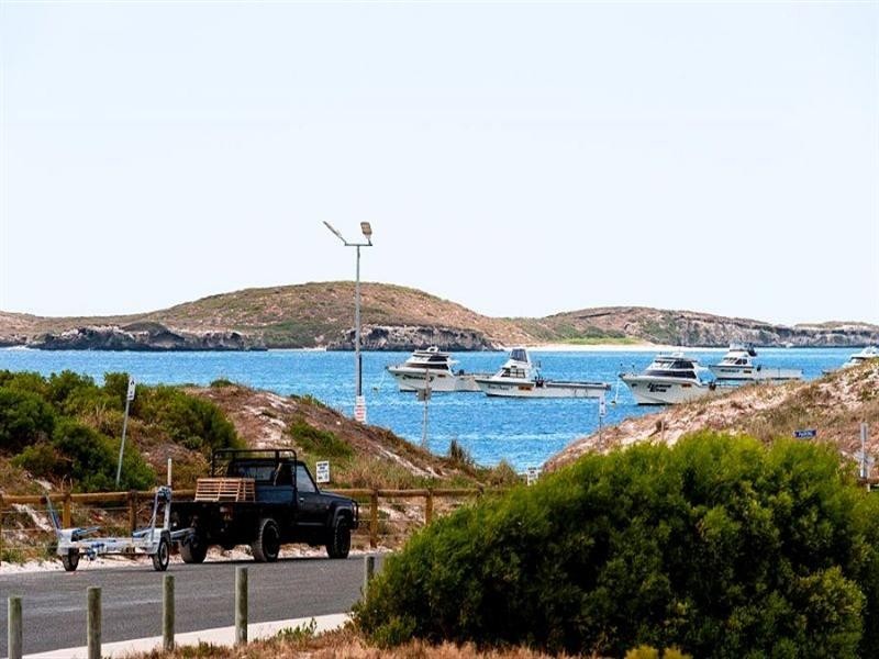 72 Gingin Road, Lancelin WA 6044