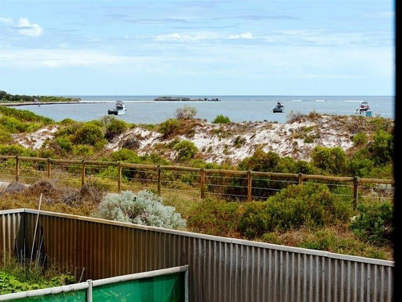 72 Gingin Road, Lancelin WA 6044