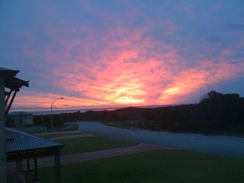 32 Lucraft Loop, Ledge Point WA 6043