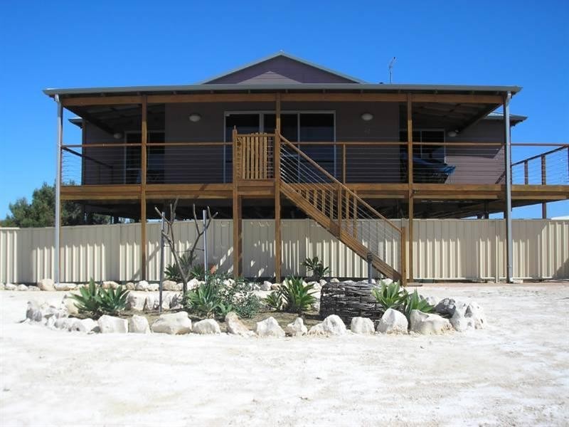 32 Lucraft Loop, Ledge Point WA 6043