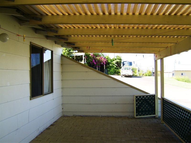1/16 Dewar Way, Ledge Point WA 6043