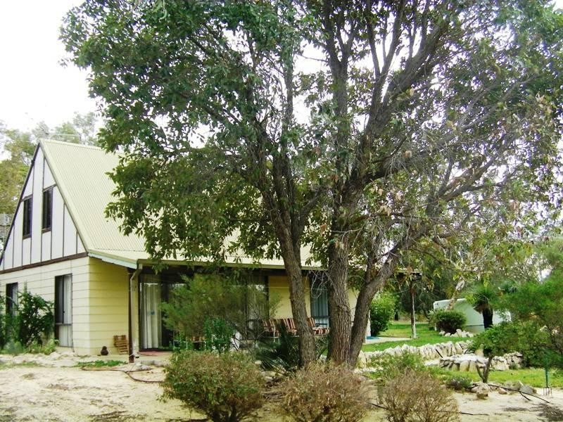 54 Banksia Way, Nilgen WA 6044