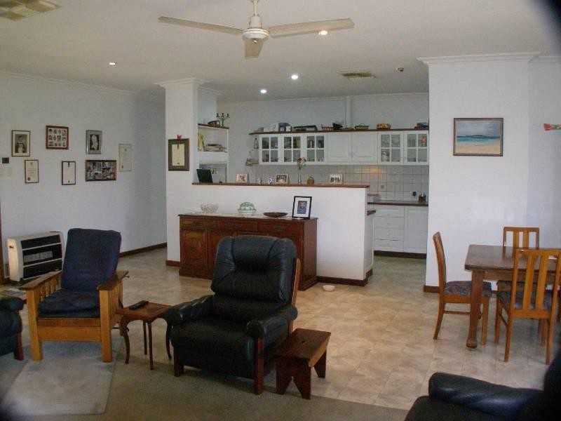 8 Gee Street, Lancelin WA 6044